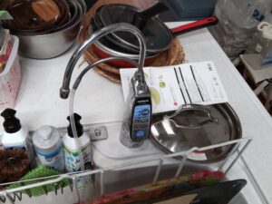 静岡キッチン取付け隊　浄水器の取り外し　施工前